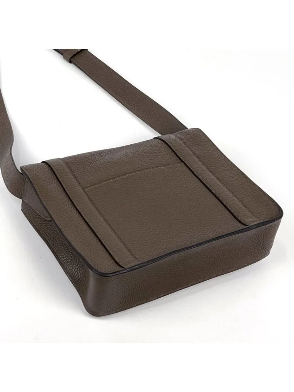 Hermes Steve Caporal 27 Shoulder Bag Taurillon Clemence Etain